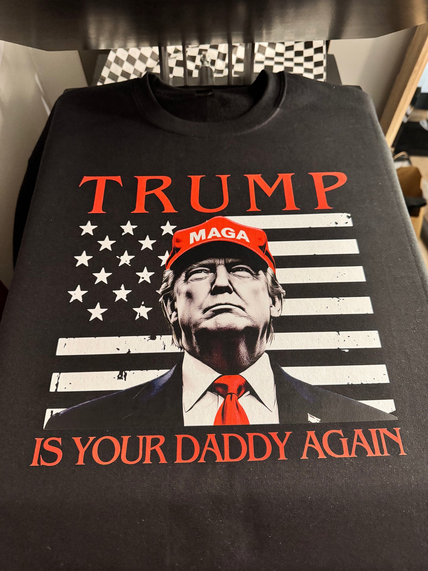 T-Shirt - Trump Is Your Daddy Again